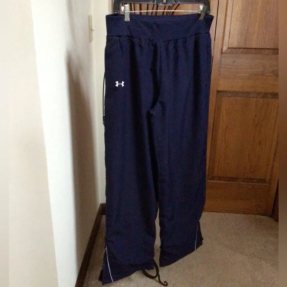 Under Armours track Pants, Medium, Navy - Picture 3 of 8